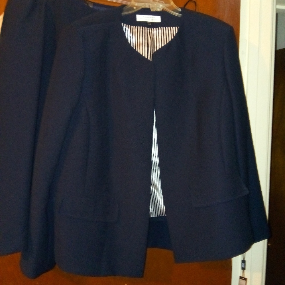 Suit, ladies